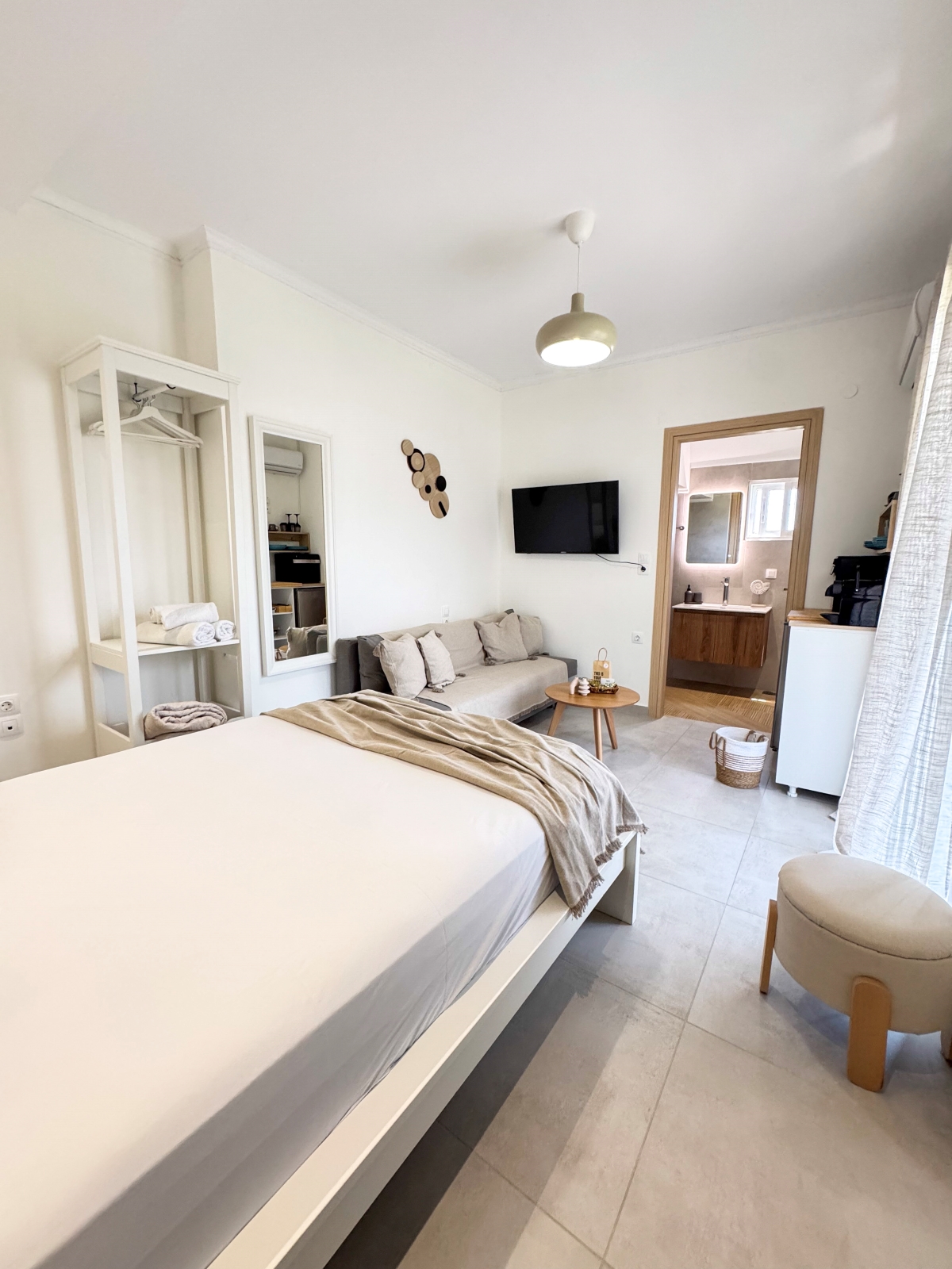 venias place lefkada
